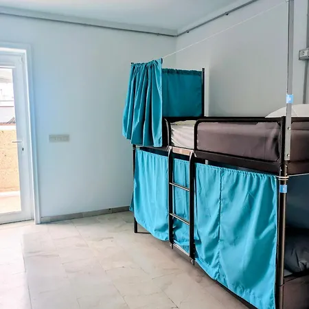 Adeje Nest Konukevi