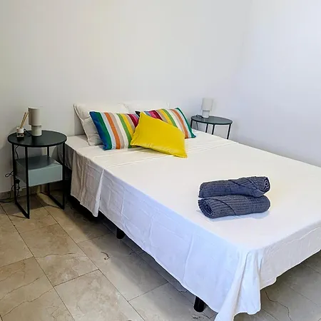 Konukevi Adeje Nest *