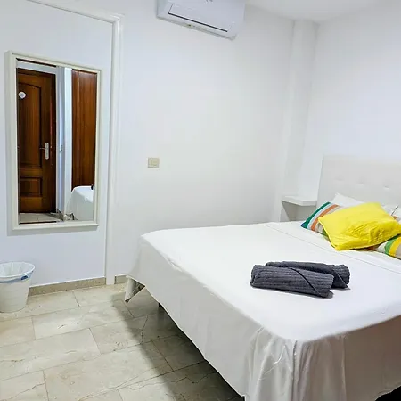 Adeje Nest Konukevi